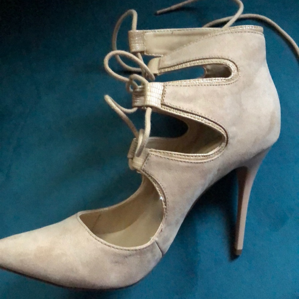 New blush heeled tie shoes